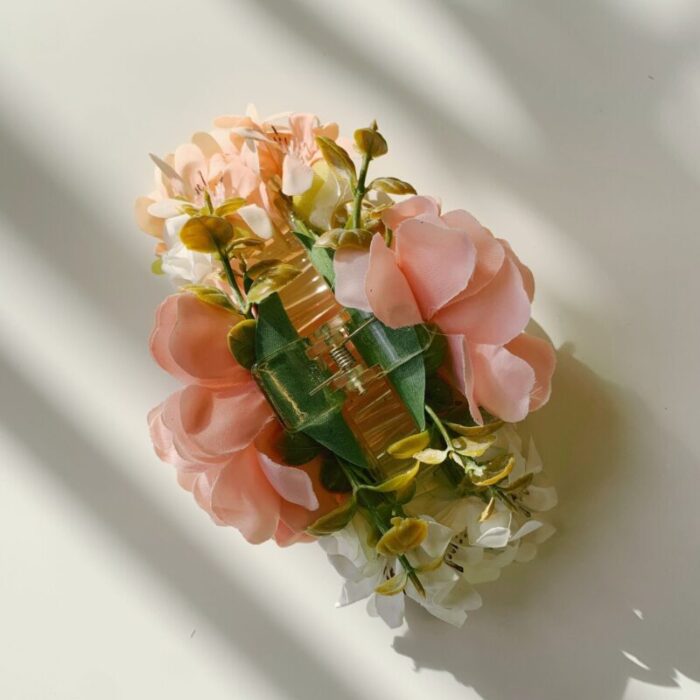 Velvet Claws Floral Hair Clip Perfect Peach Petals Claw Clip in Velvet Travel Bag 5 6a9b1ec5 de04 4db4 b4a6 f452ae648033